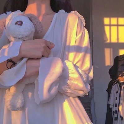 拿针的女孩